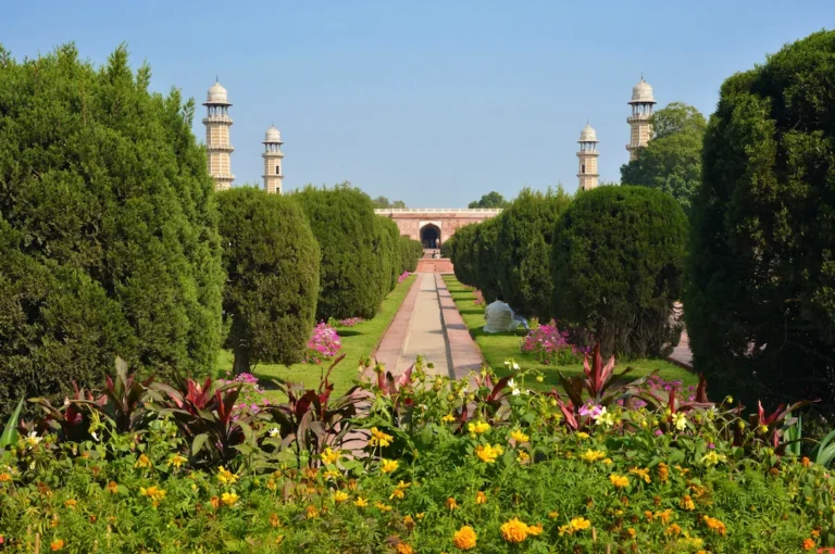 Tomb of King Jahangir Garden